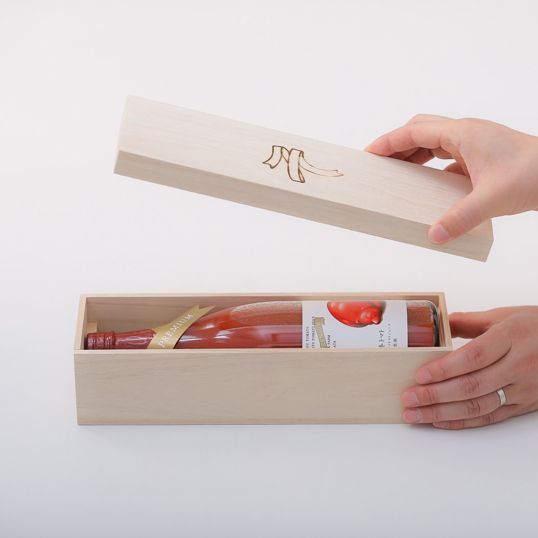 【2025年産　糖度10】越冬トマトジュース大瓶-1本桐箱入り